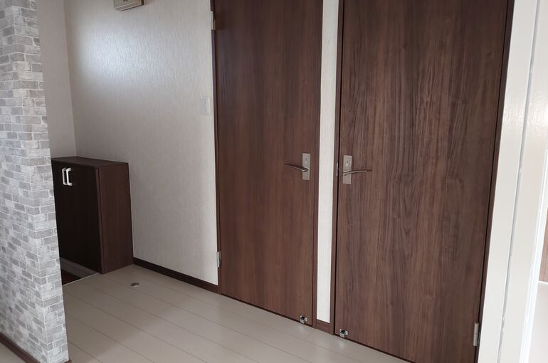 トイレと洗面所ドア